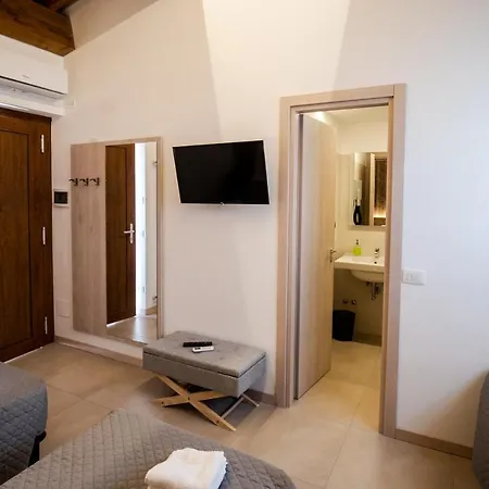 Hotel Gu 3*